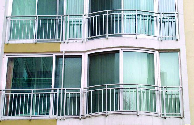 Остекление балконов и лоджий по разумным ценам